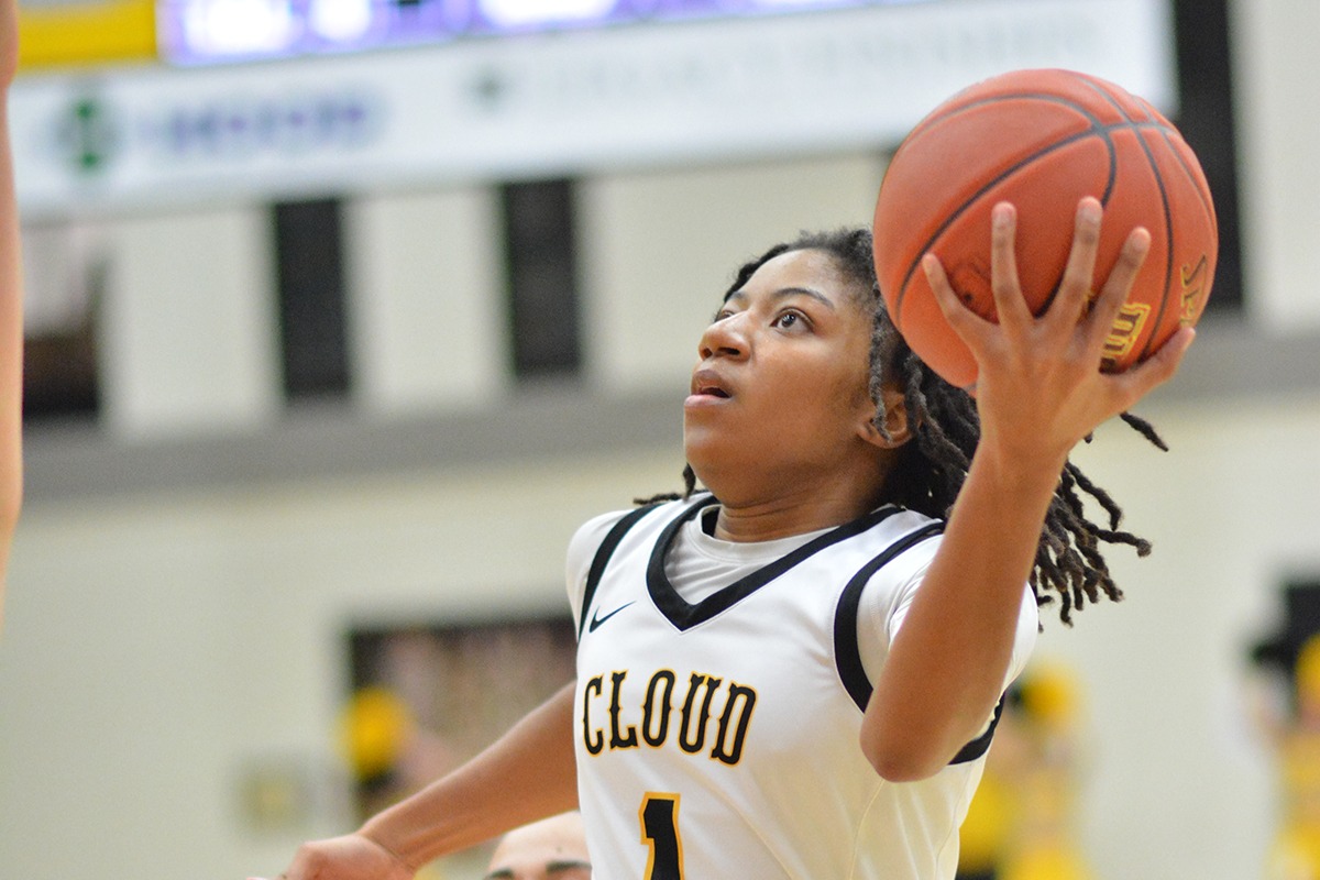 Camiah Muldrow Layup vs Coffeyville - 2025