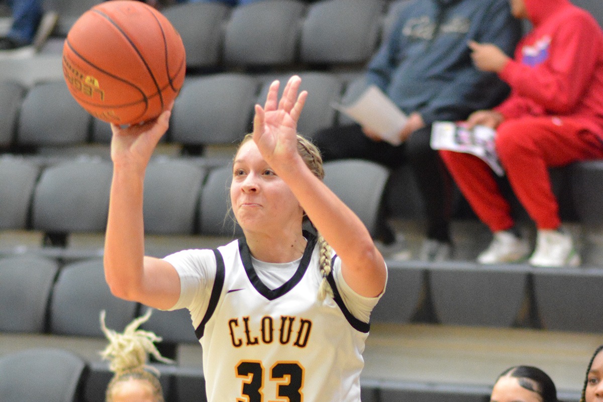 Marilyn Soeken Shooting a Three-Pointer vs Independence - 2026