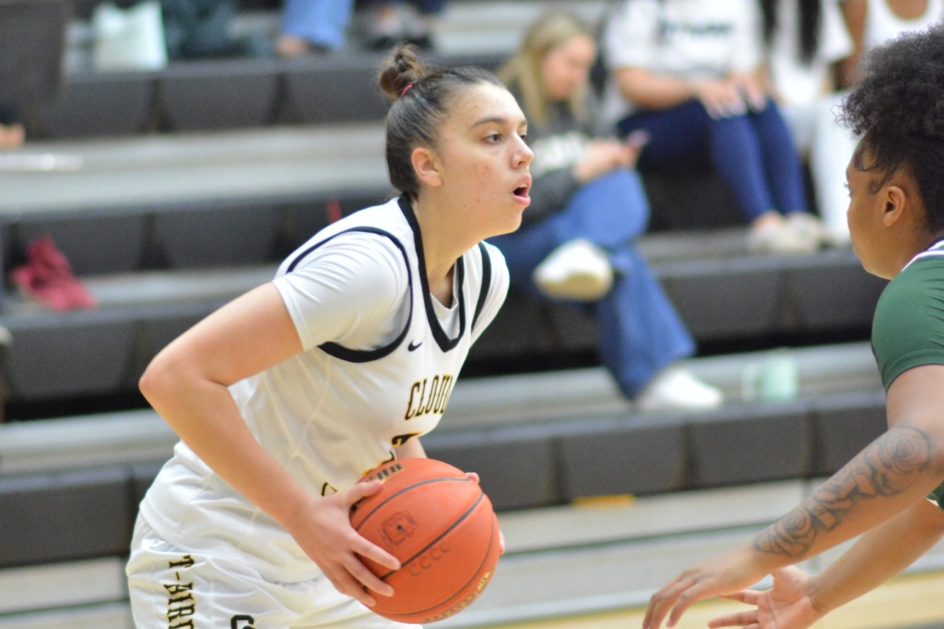 Sofija Todorovic Posting Up vs Seward County - 2025