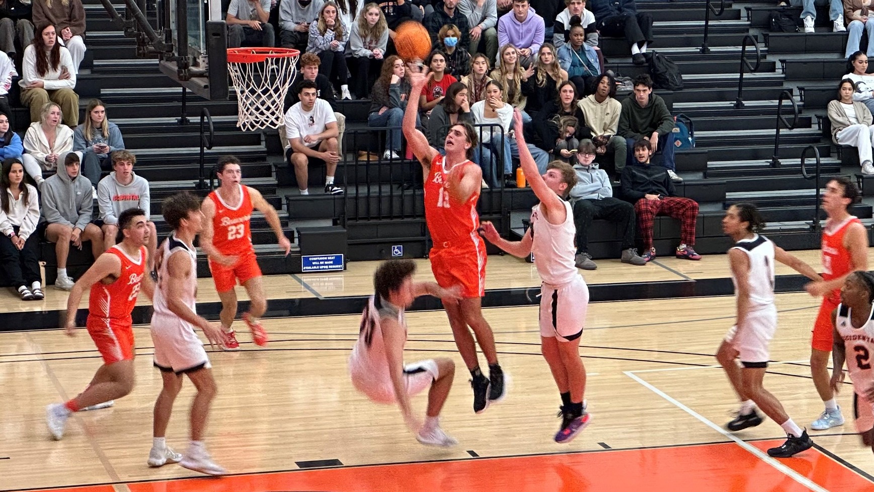Men's Basketball Opens Season at Oxy - California Institute of Technology