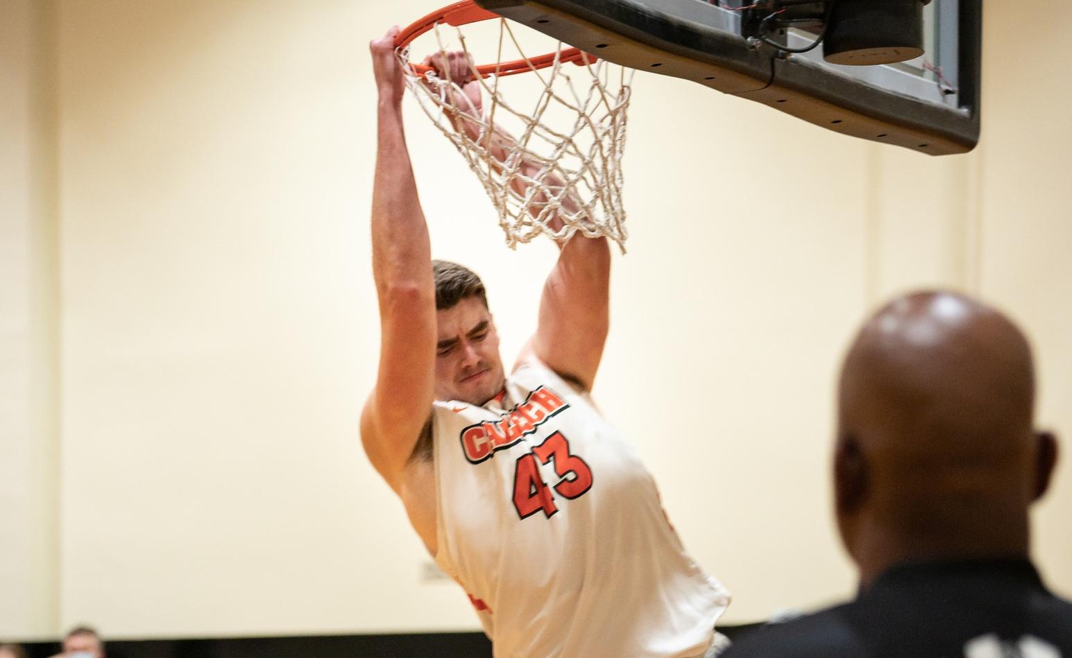 Men's Basketball Battles on Road Versus Kingsmen - California Institute ...