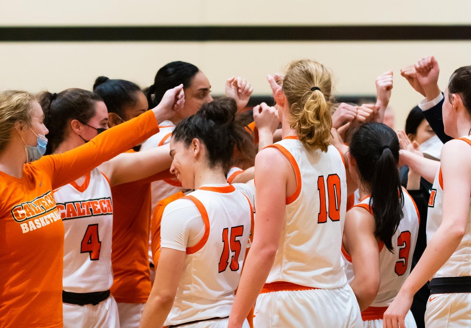 record-setting-defense-lifts-women-to-win-over-cms-california