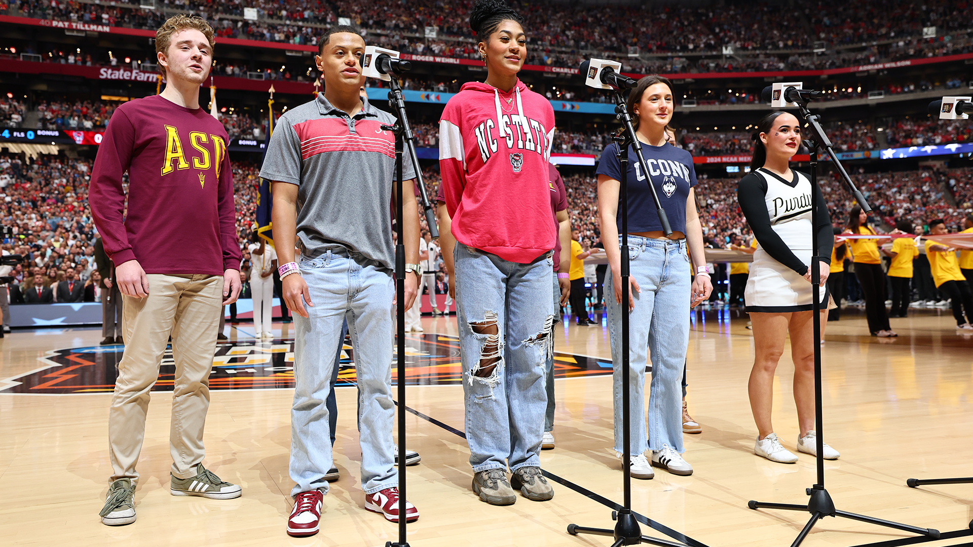 Representatives from each of the Men’s Final Four teams sang the national anthem with several Arizona State students Saturday in Phoenix.