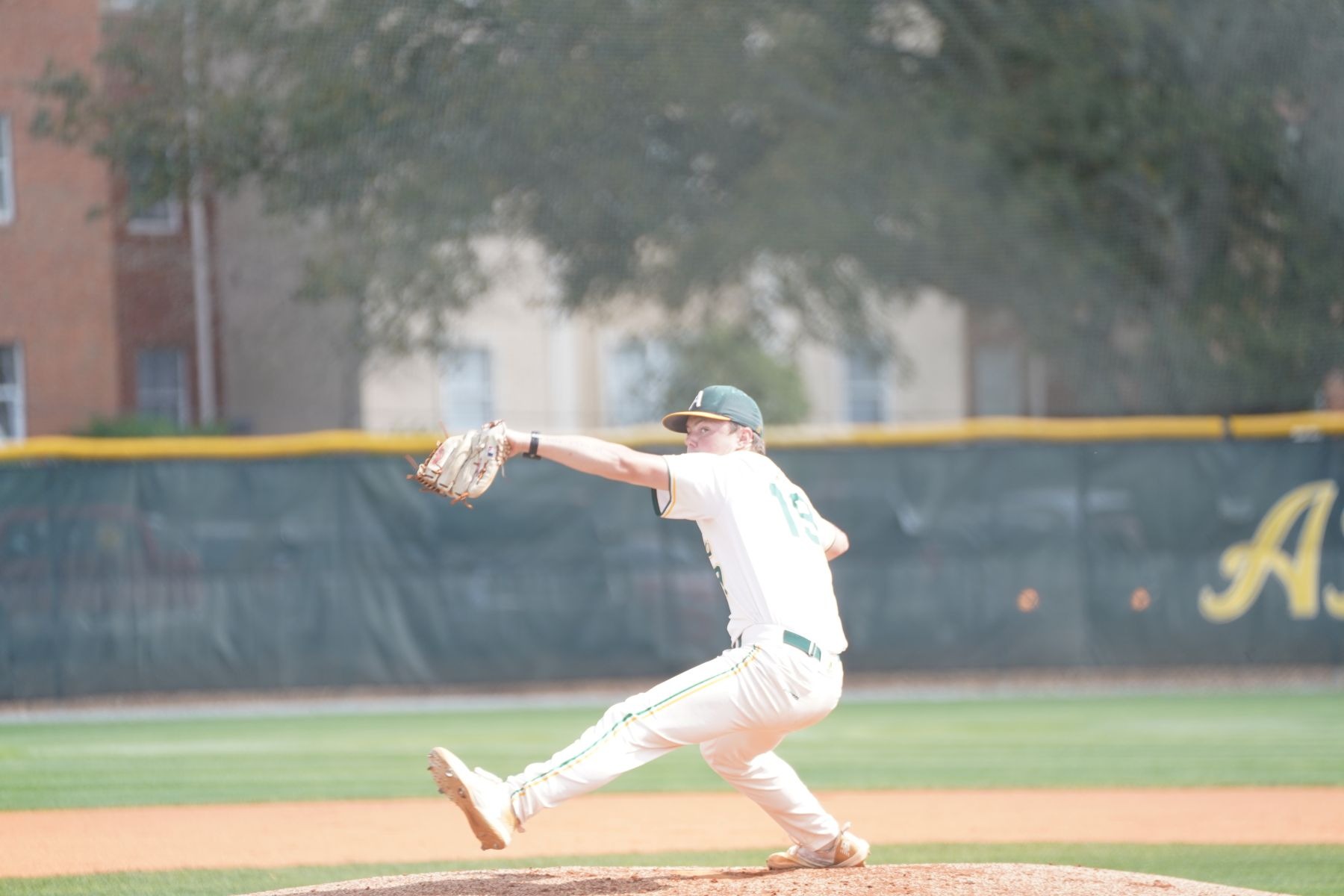 Reigh Jordan pitches