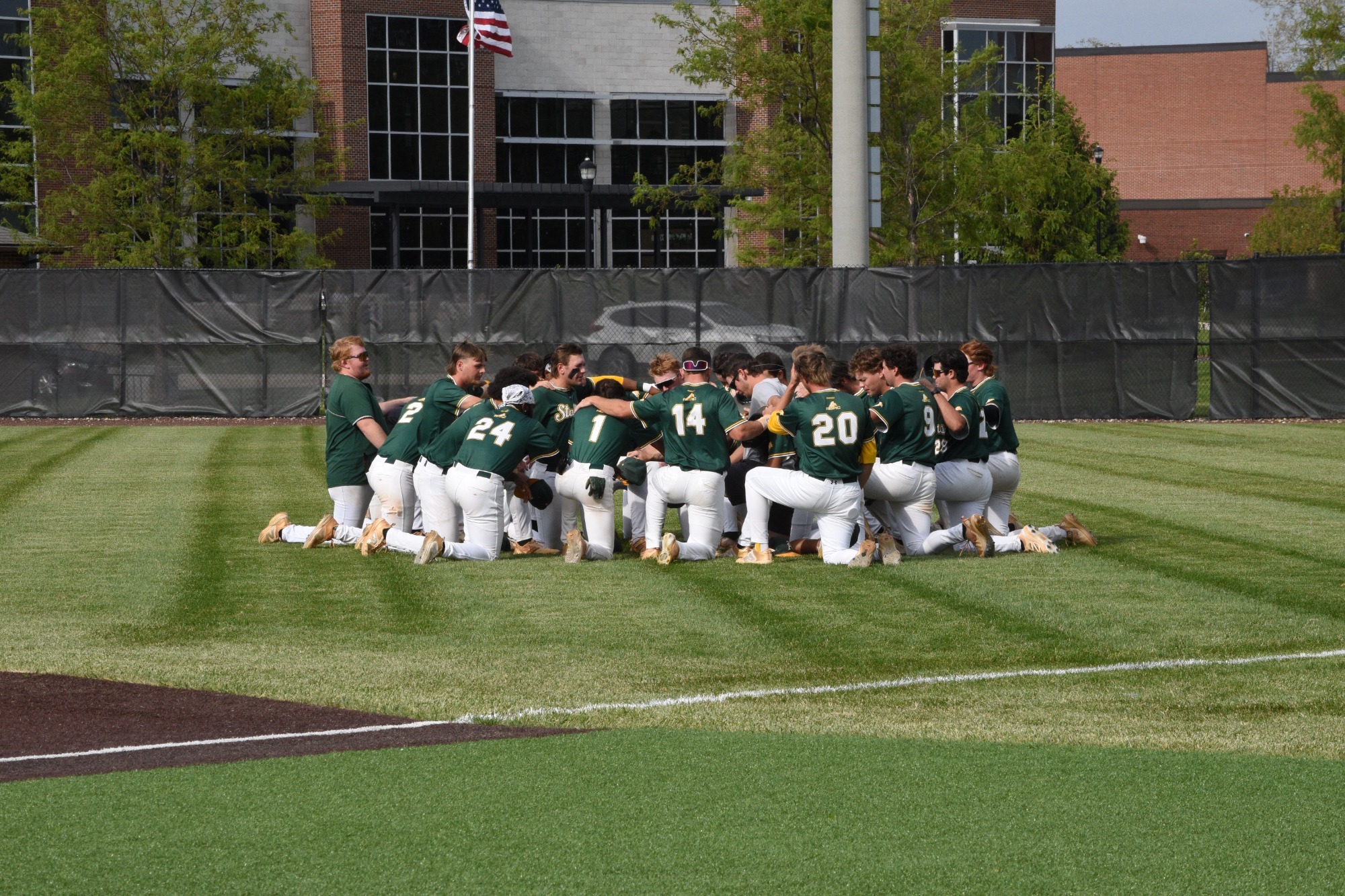 ABAC Stallions baseball players huddle at Shawnee State game