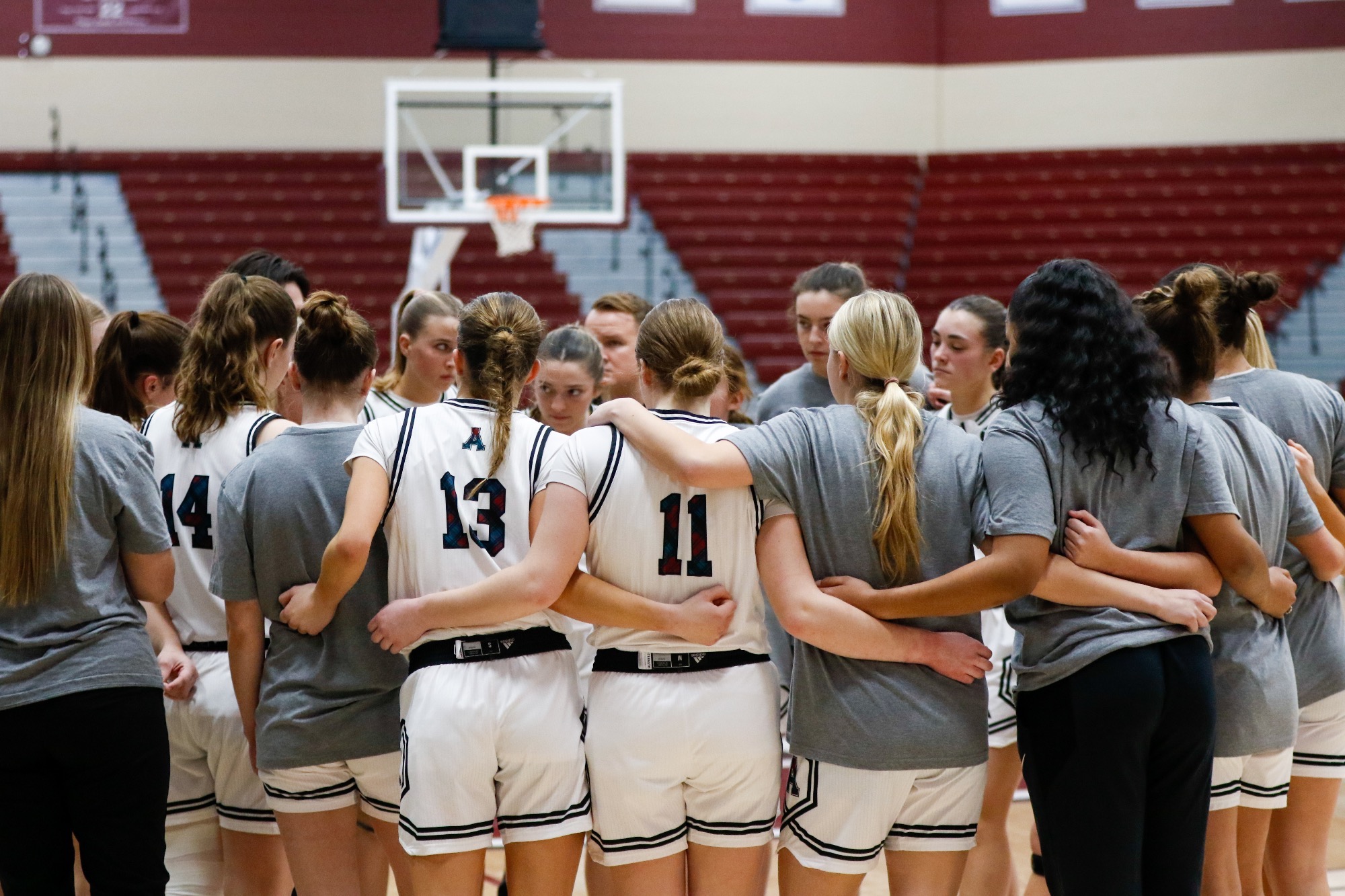 WBB huddle