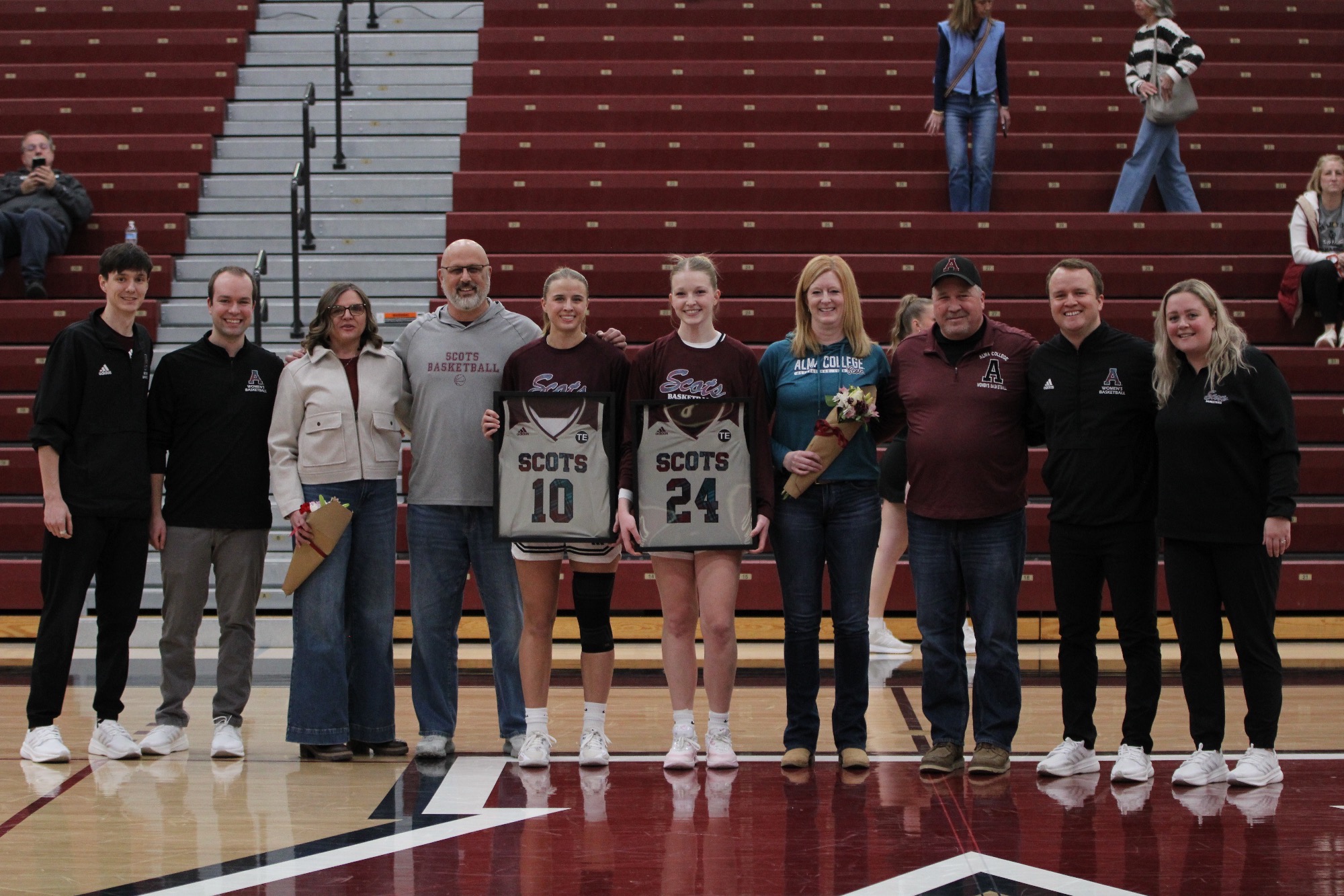 WBB seniors 25-26