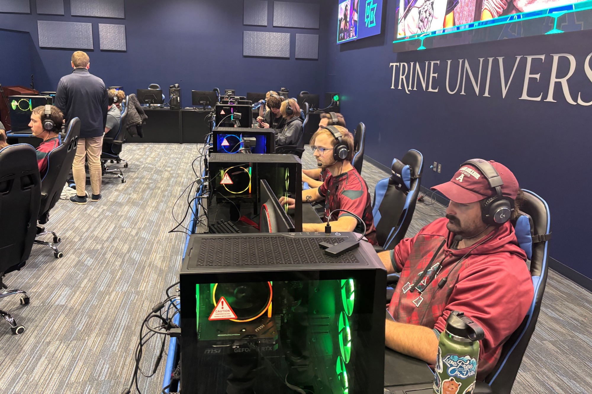 Esports competes at Trine