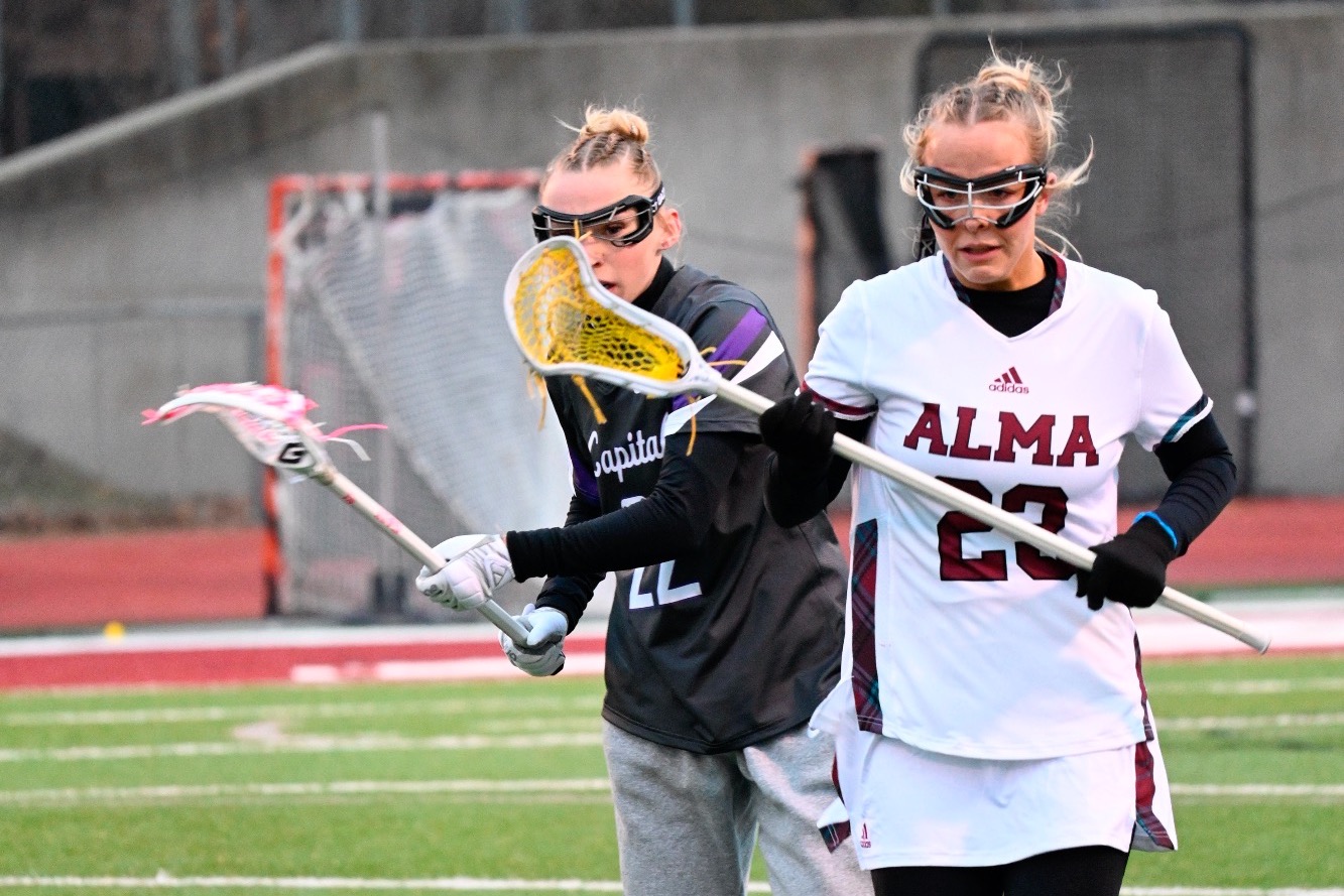 J Cleveland tracks down a loose ball