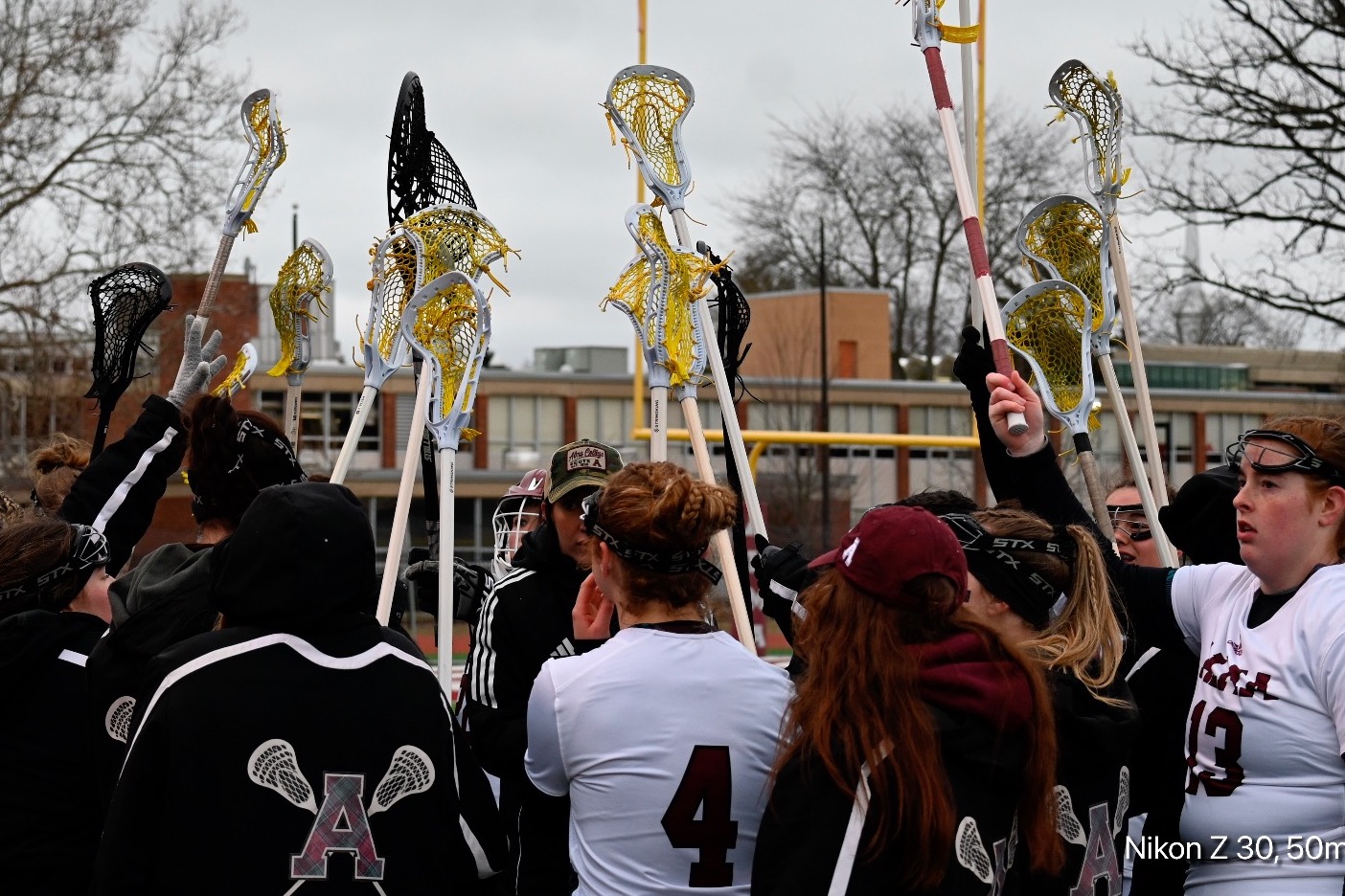 WLAX breaks a huddle 2