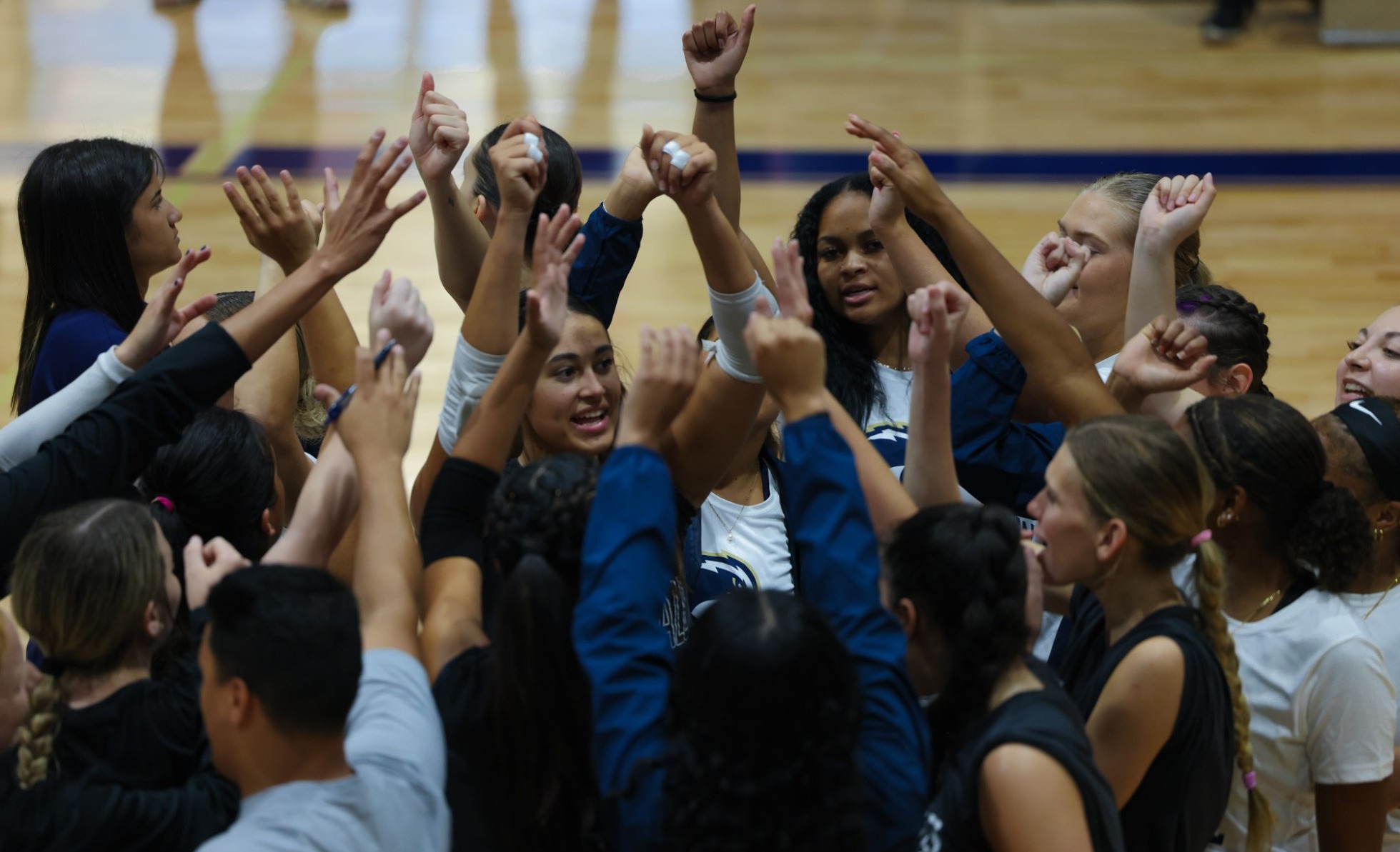 081625 Team pump up huddle pre scrimmage 