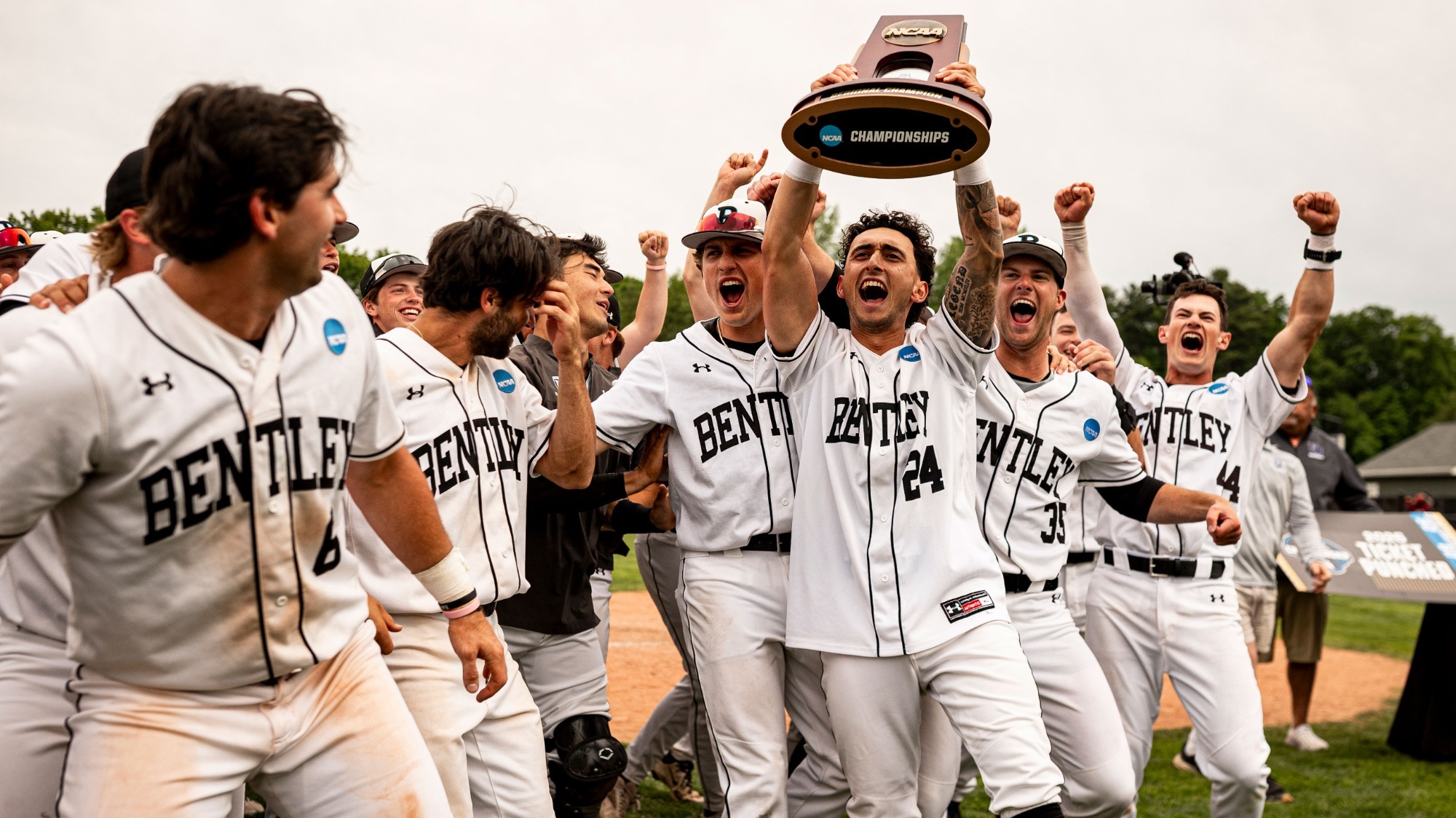 Baseball regional champs