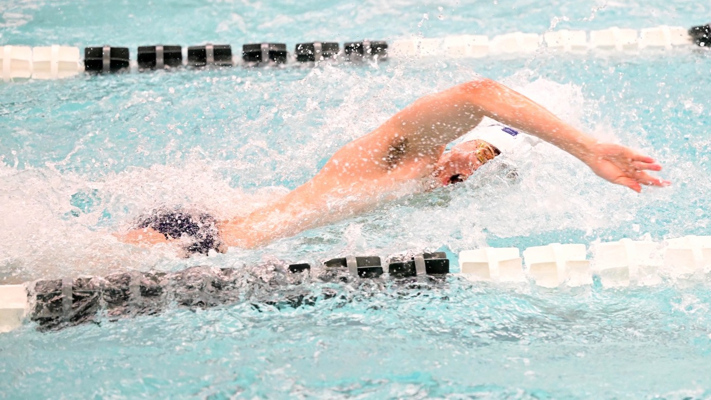 Peter Mou swimming freestyle
