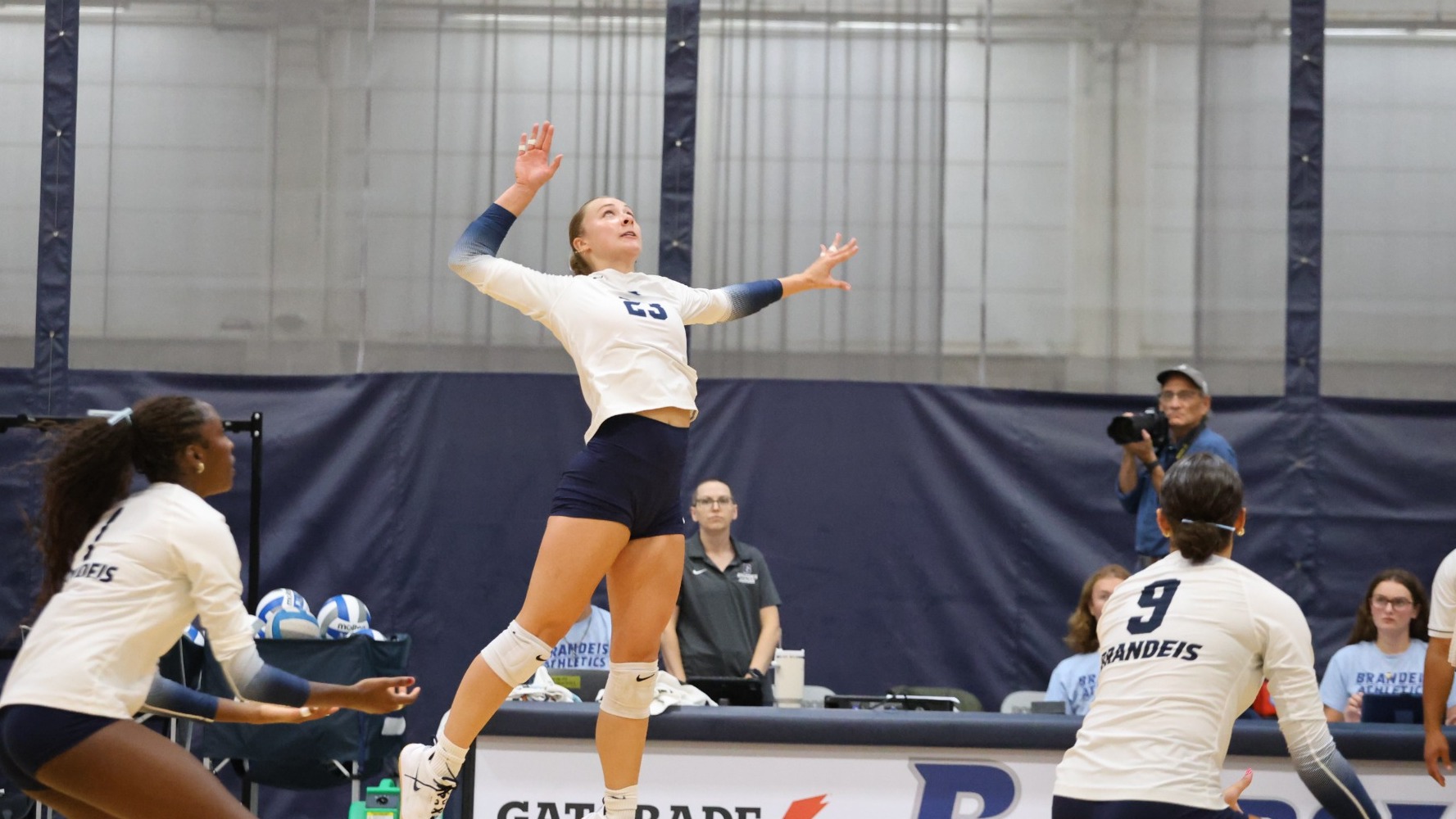 Madison Haft-Abromovitch skies for an attack against Simmons