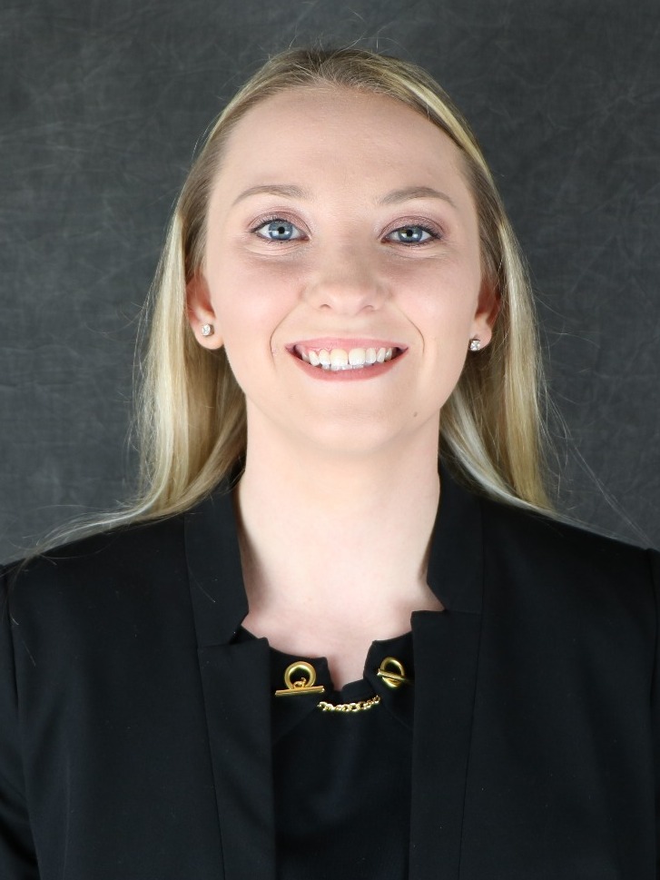 Annalee Bollinger Headshot