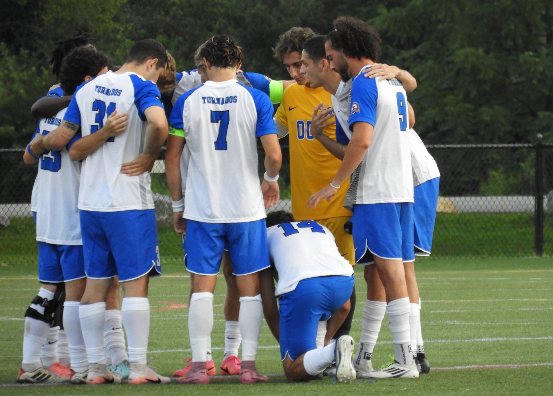 26 msoc huddle 