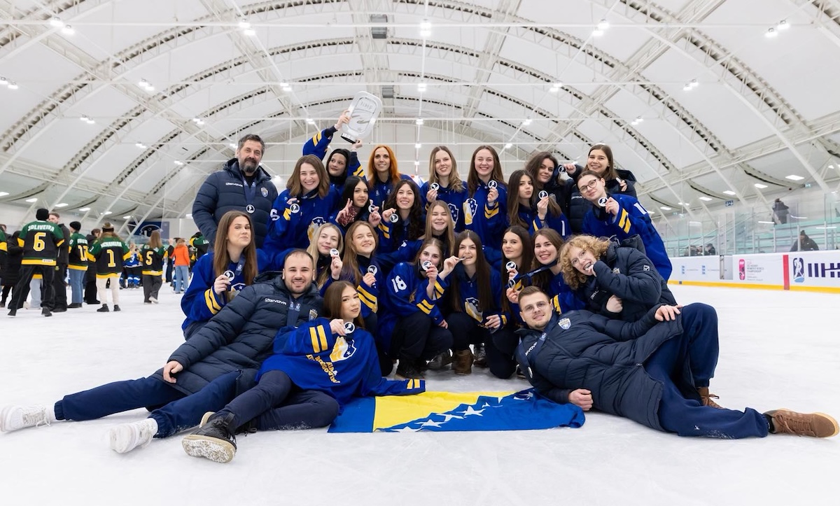 ava lincender earns silver at 2026 world championship