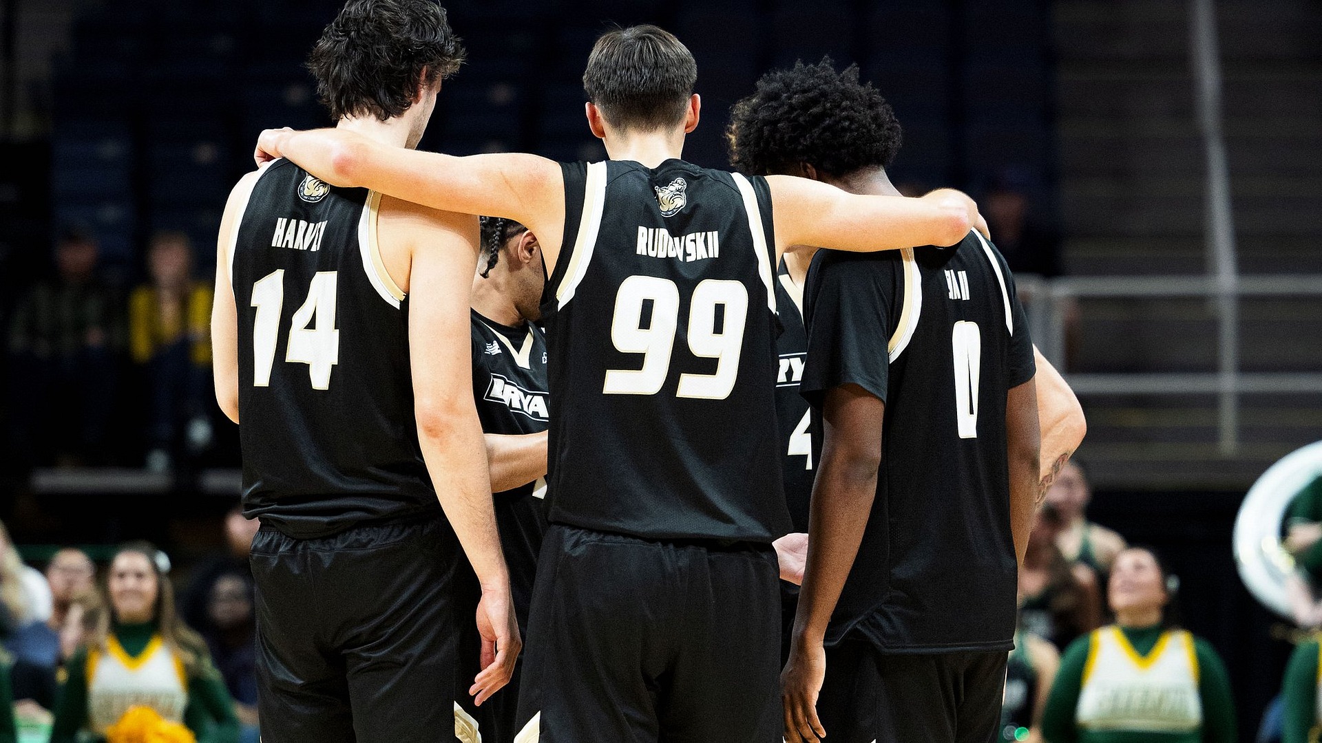 Team Huddle on the court at Siena