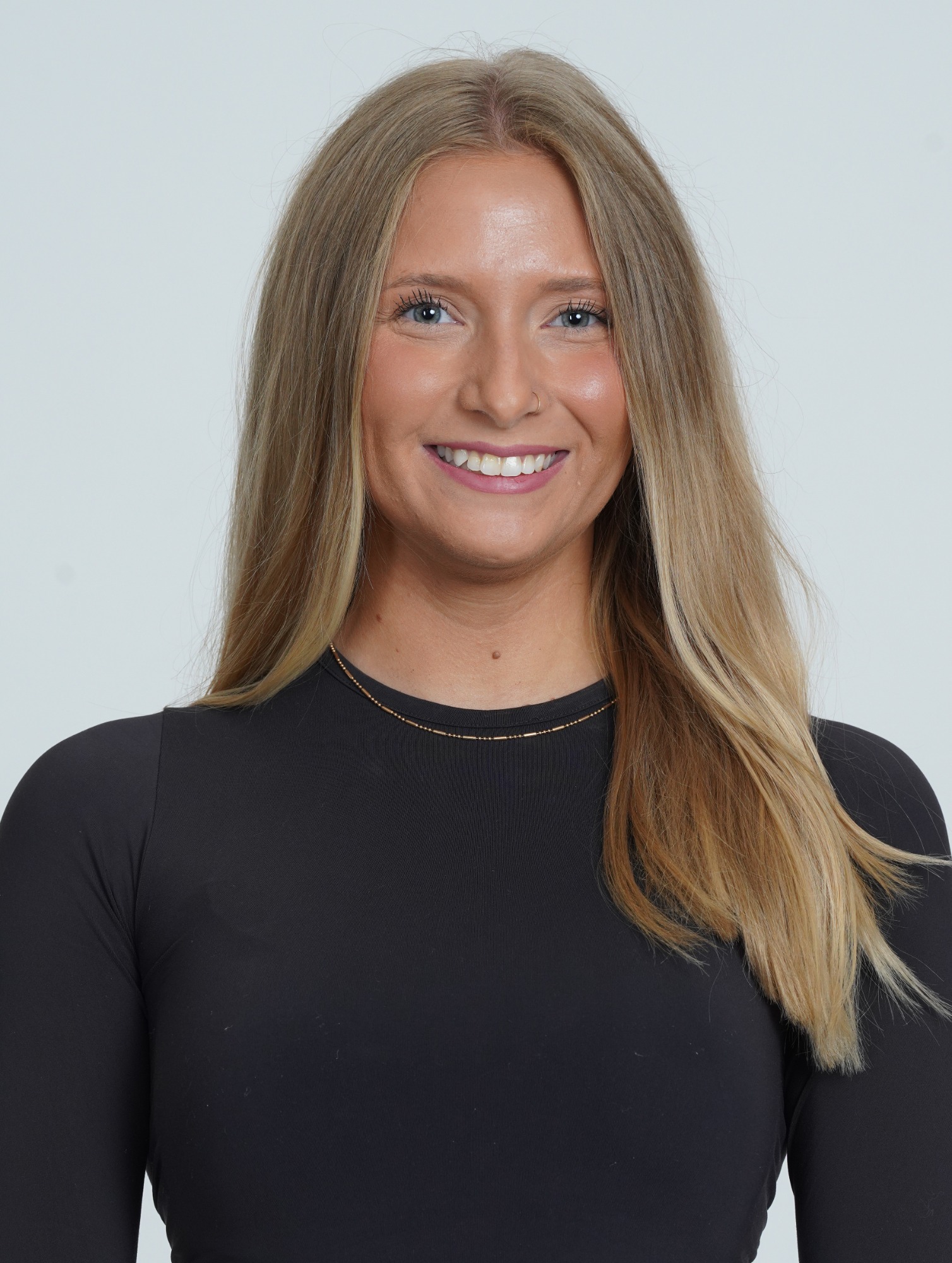 Emma Lionette Headshot