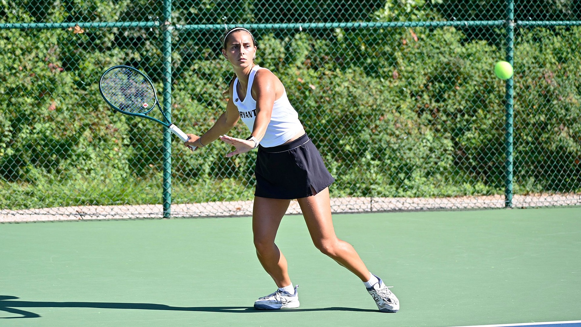 Yahli Noy forehand shot in OVC Invite