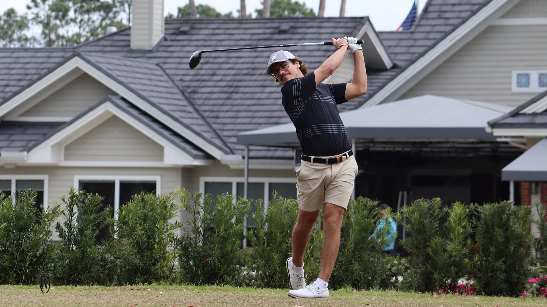 Rocco Biafore swinging 