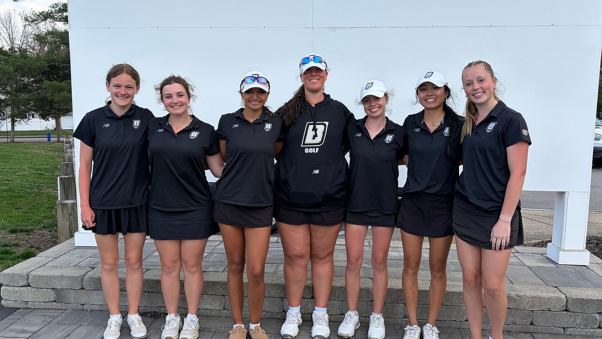 Women's Golf Team pic at Senior Showdown