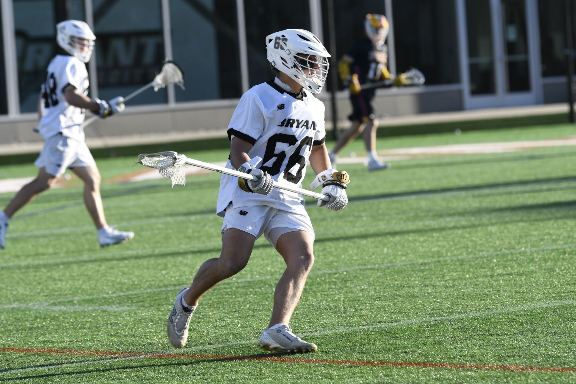 Luke Mead plants his foot with his eye on the opponent