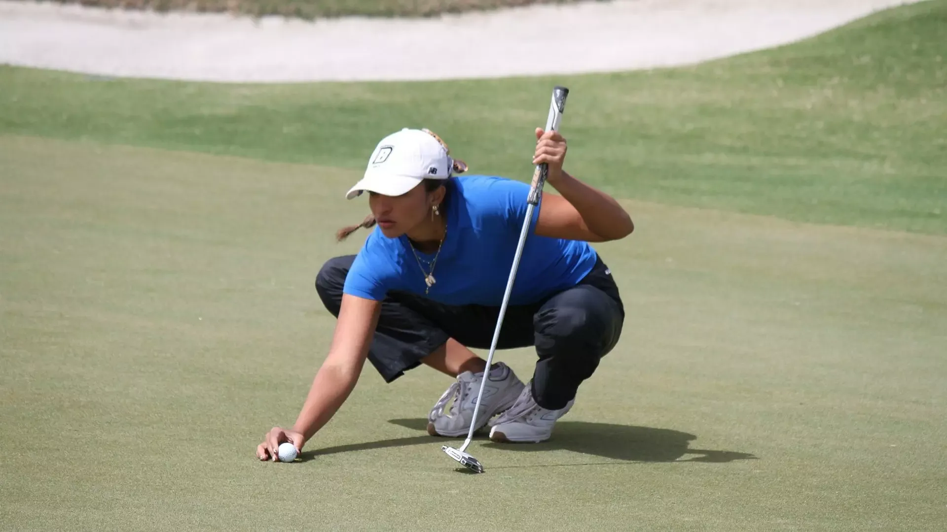 Miranda Prober sizing up a putt in OVC champ 