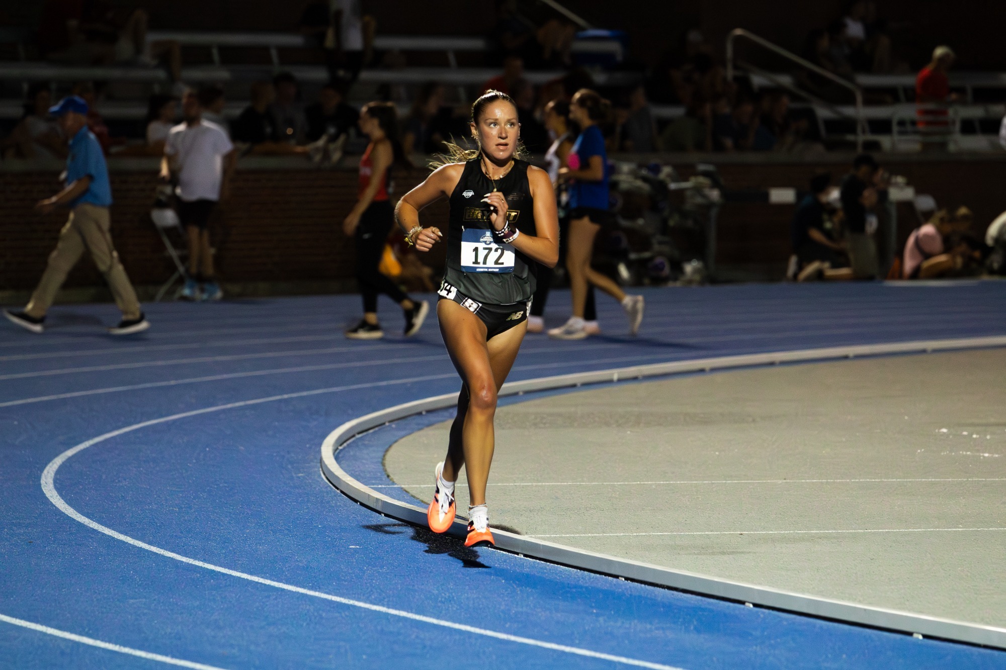 Jasmine Trott turns the corner on the track