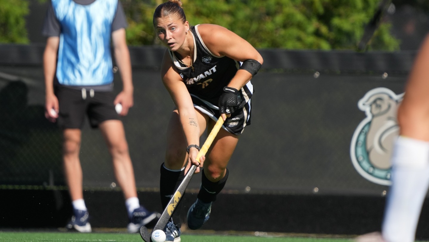 Maddy DeFilippo carries the ball vs Stonehill 2026