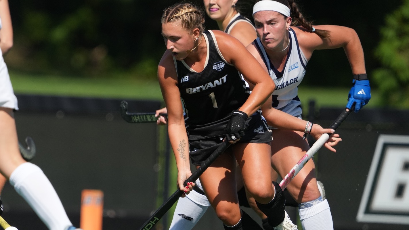 Megan Smith carried ball up the field 