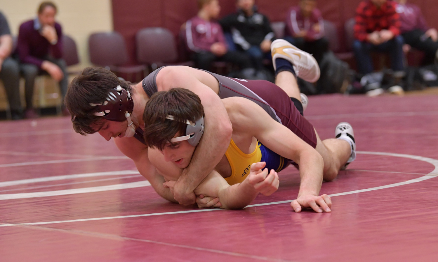 UChicago Wrestlers Drop Dual to Elmhurst 3319 University of Chicago