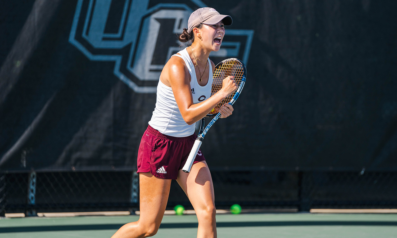 No. 1 Women's Tennis Advances to National Semifinals with Win over