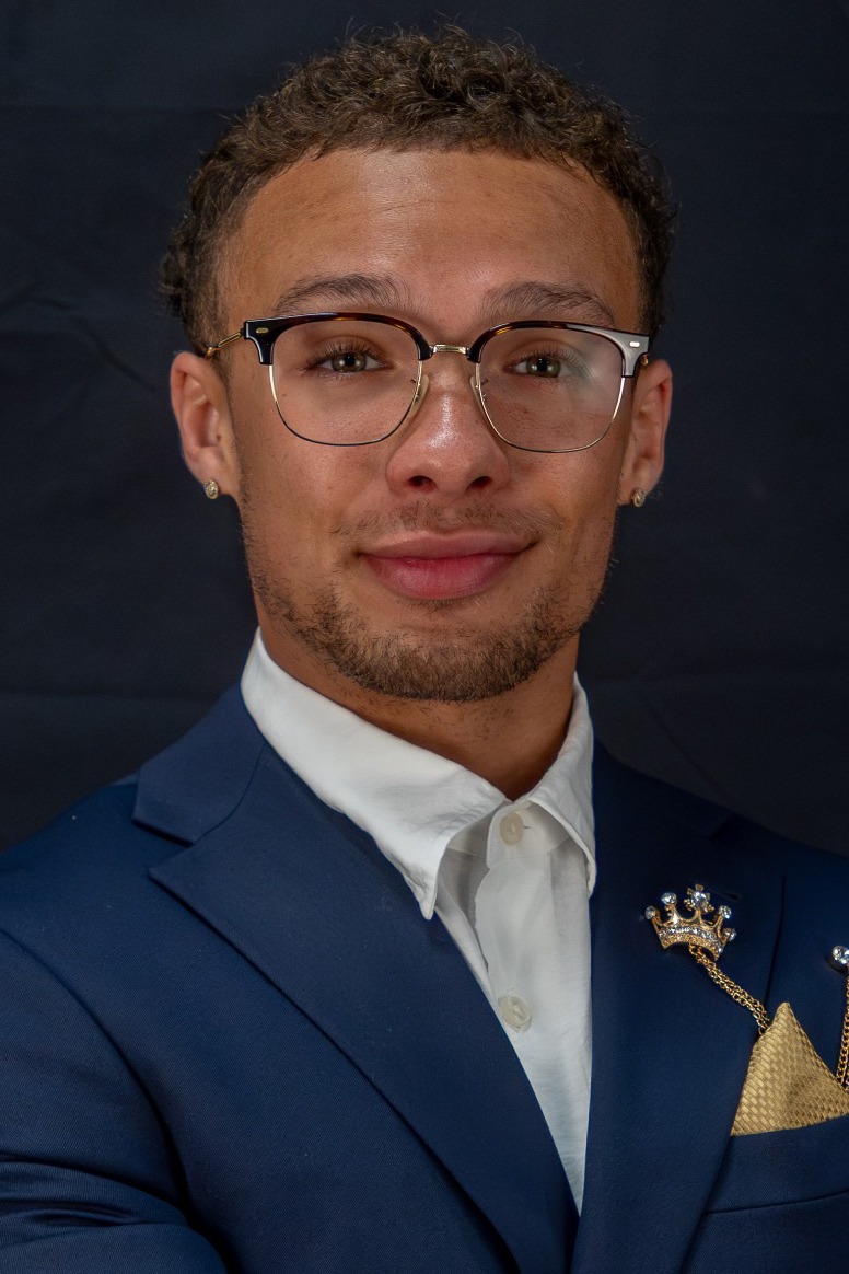 TRACK-Booker-Darrien-Headshot