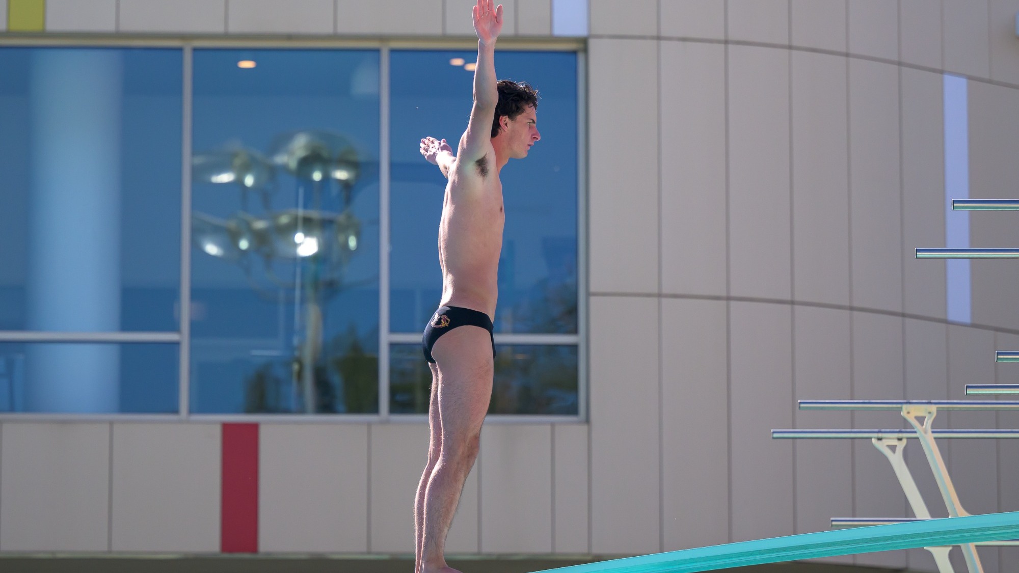 Beckett Heywood diving