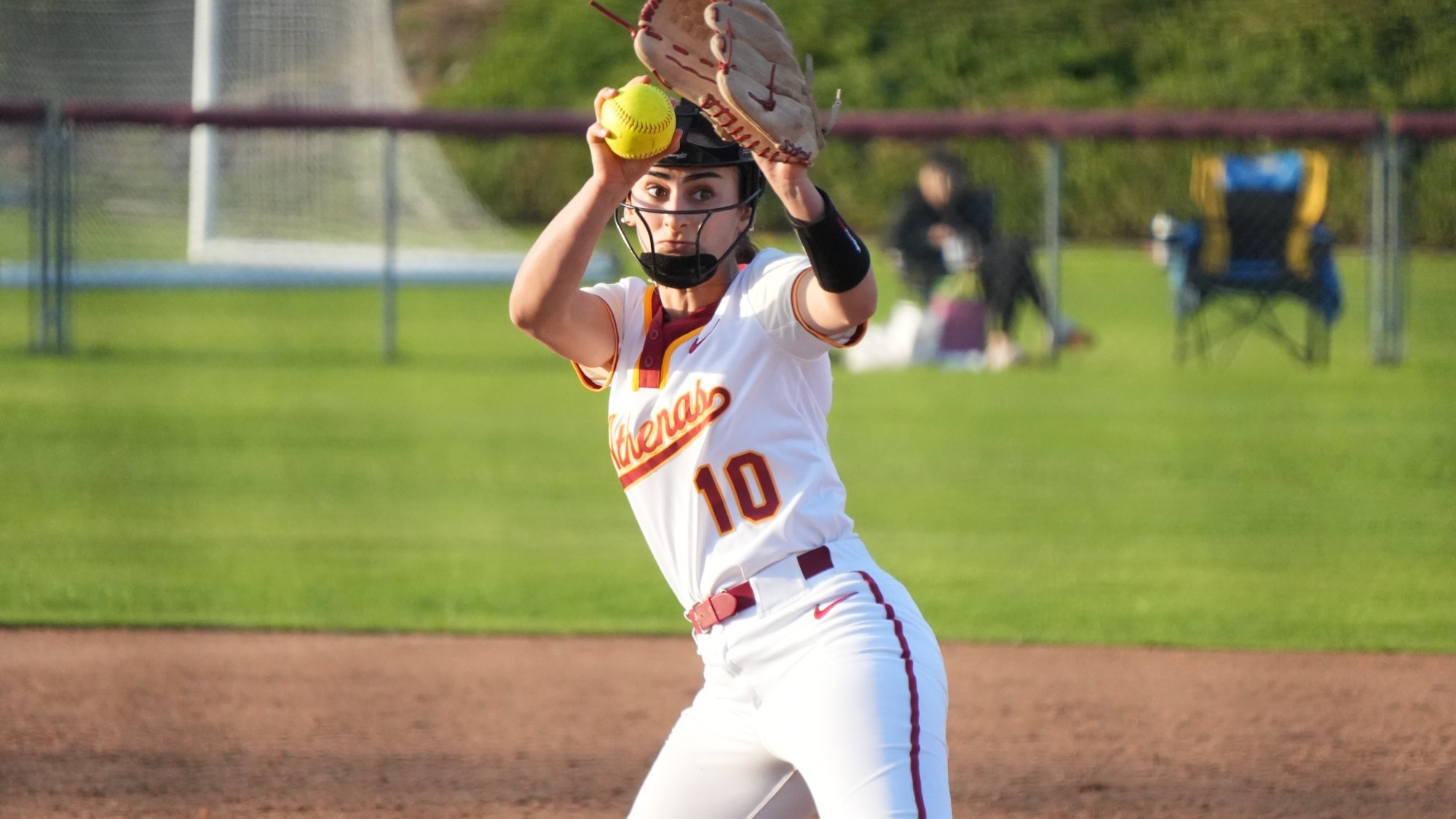 Perri Derian pitching