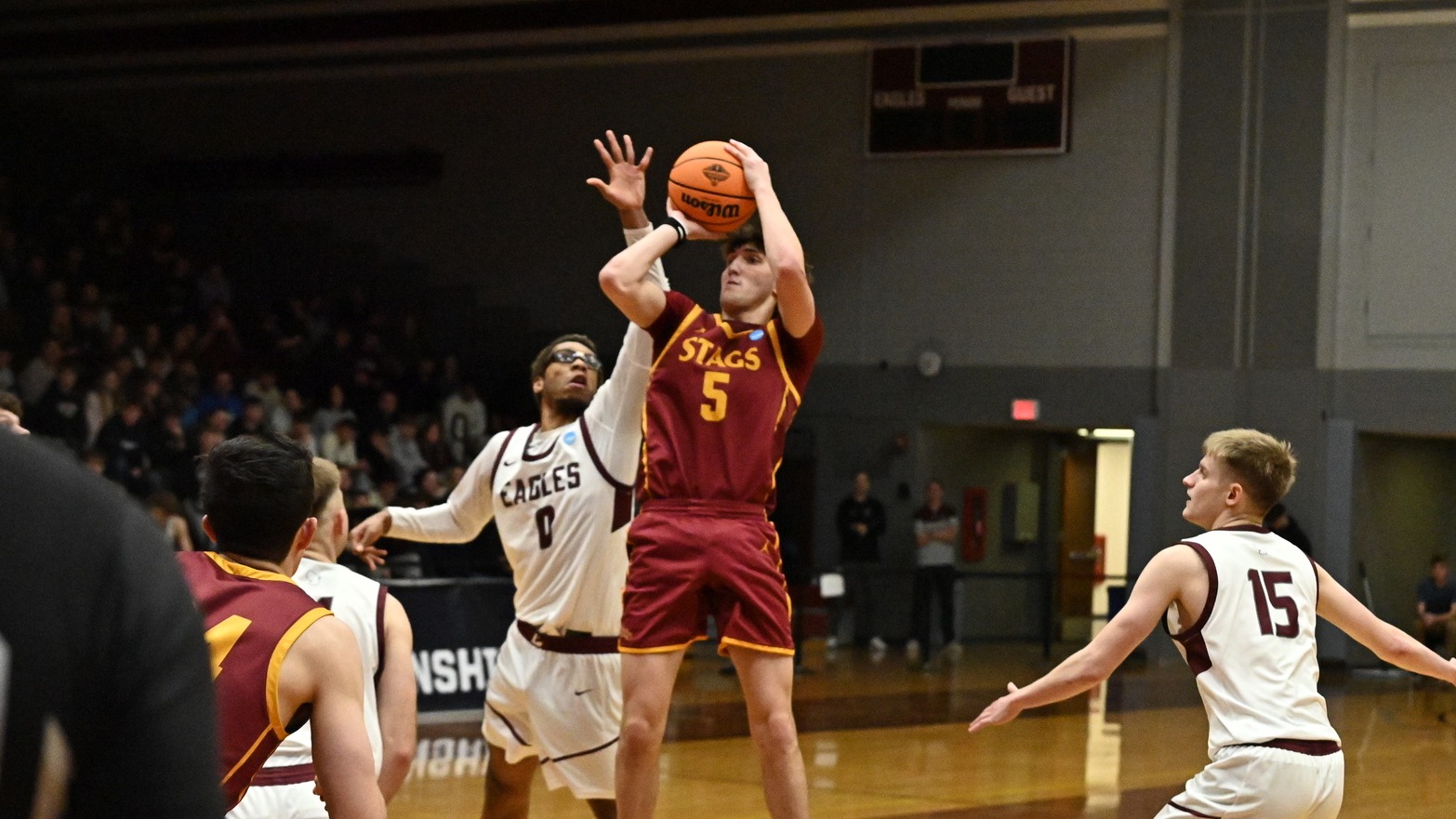 Reid Jones shooting a jumper