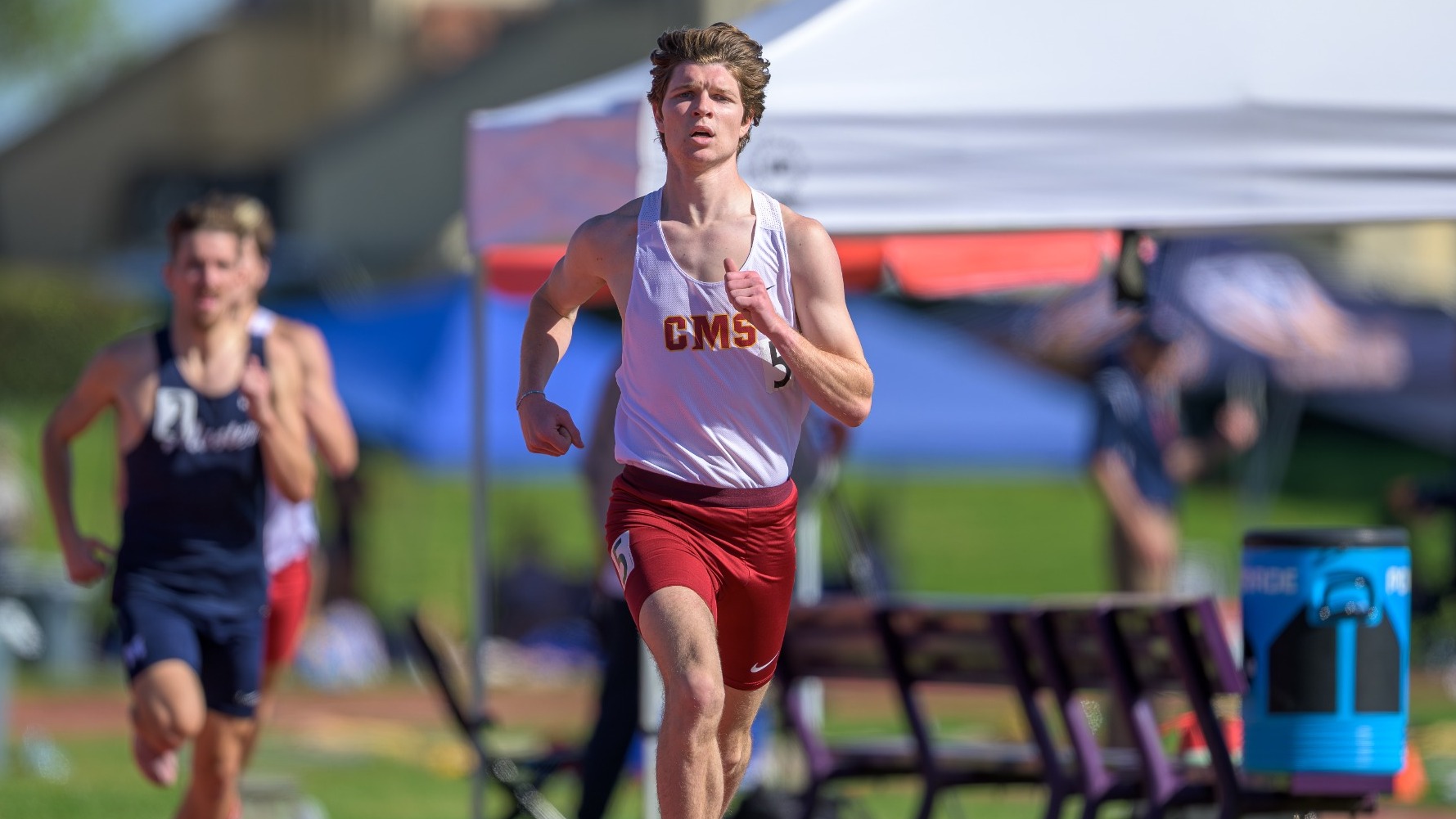 Ellis DelVecchio running
