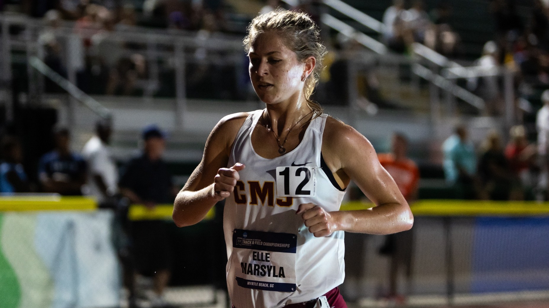 Elle Marsyla running