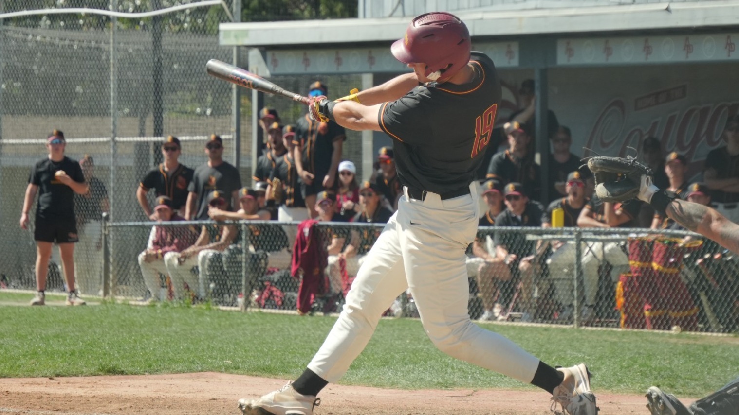 Alex Henderson swinging