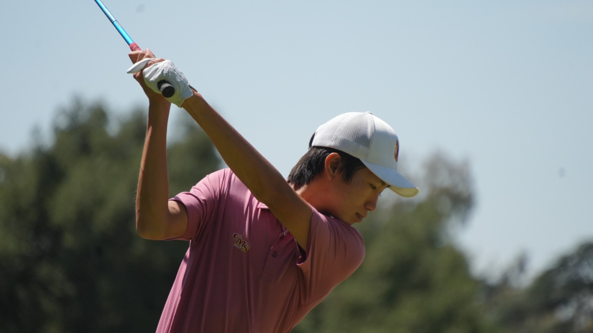 Samson Li swinging his driver