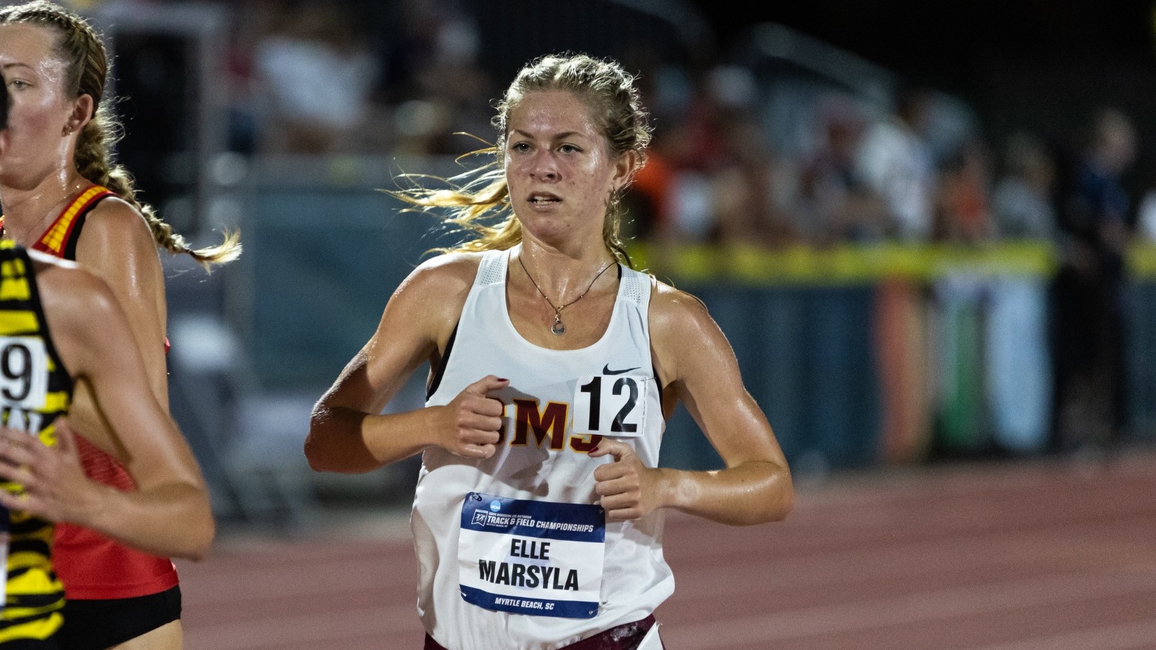 Elle Marsyla running