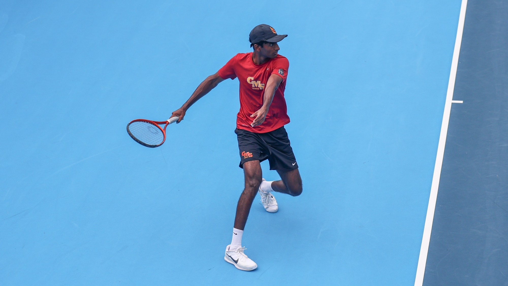 Advik Mareedu hitting a forehand