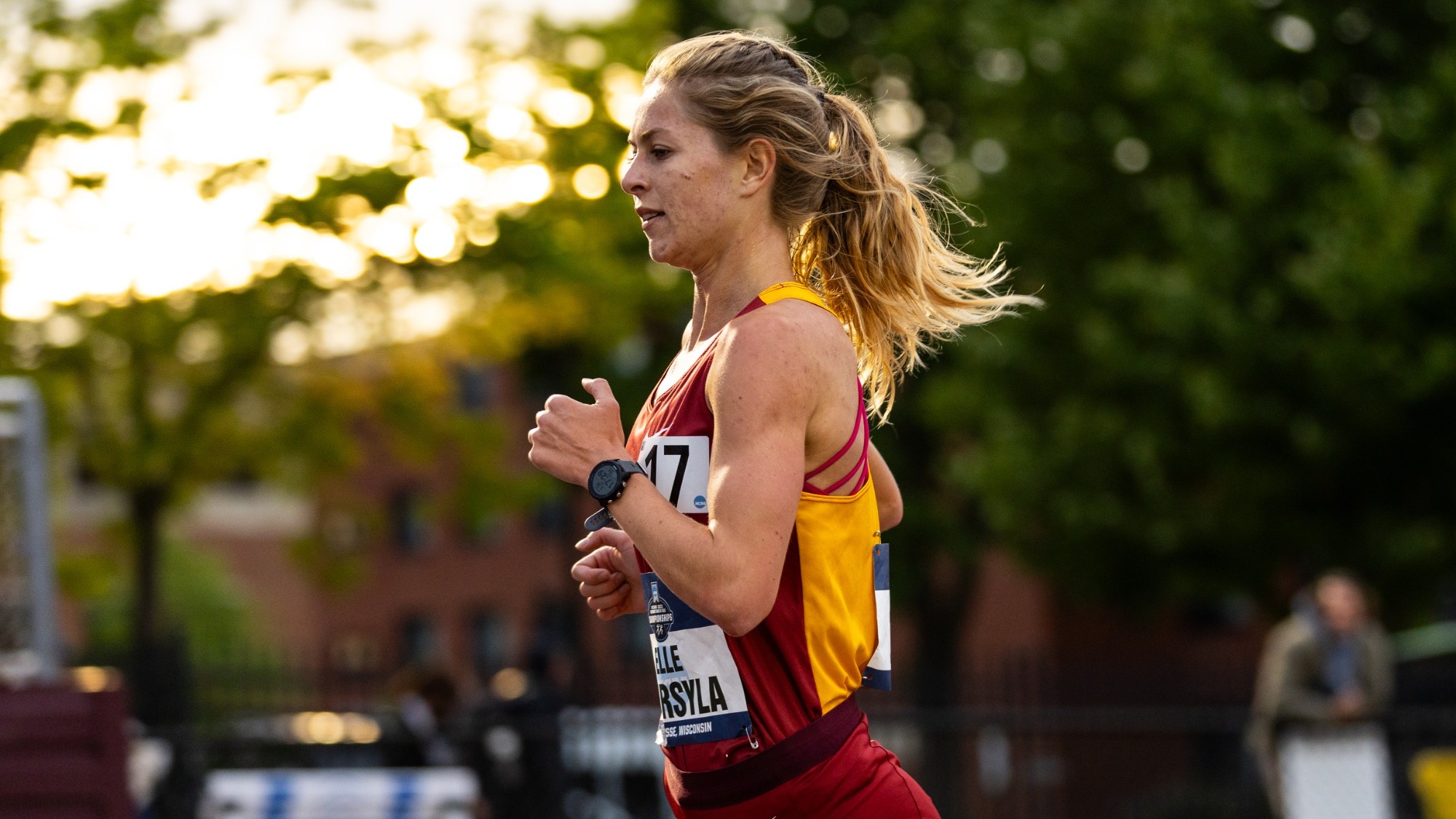 Elle Marsyla running