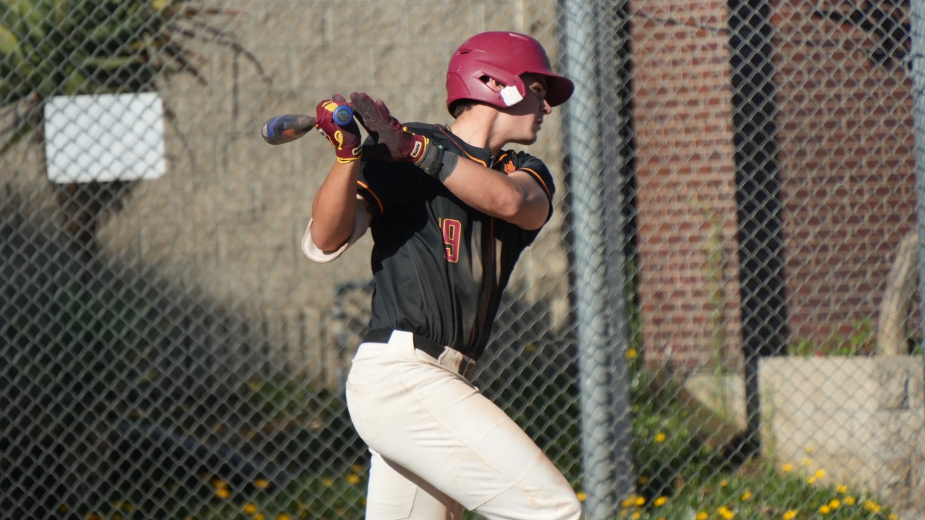 Alex Henderson swinging