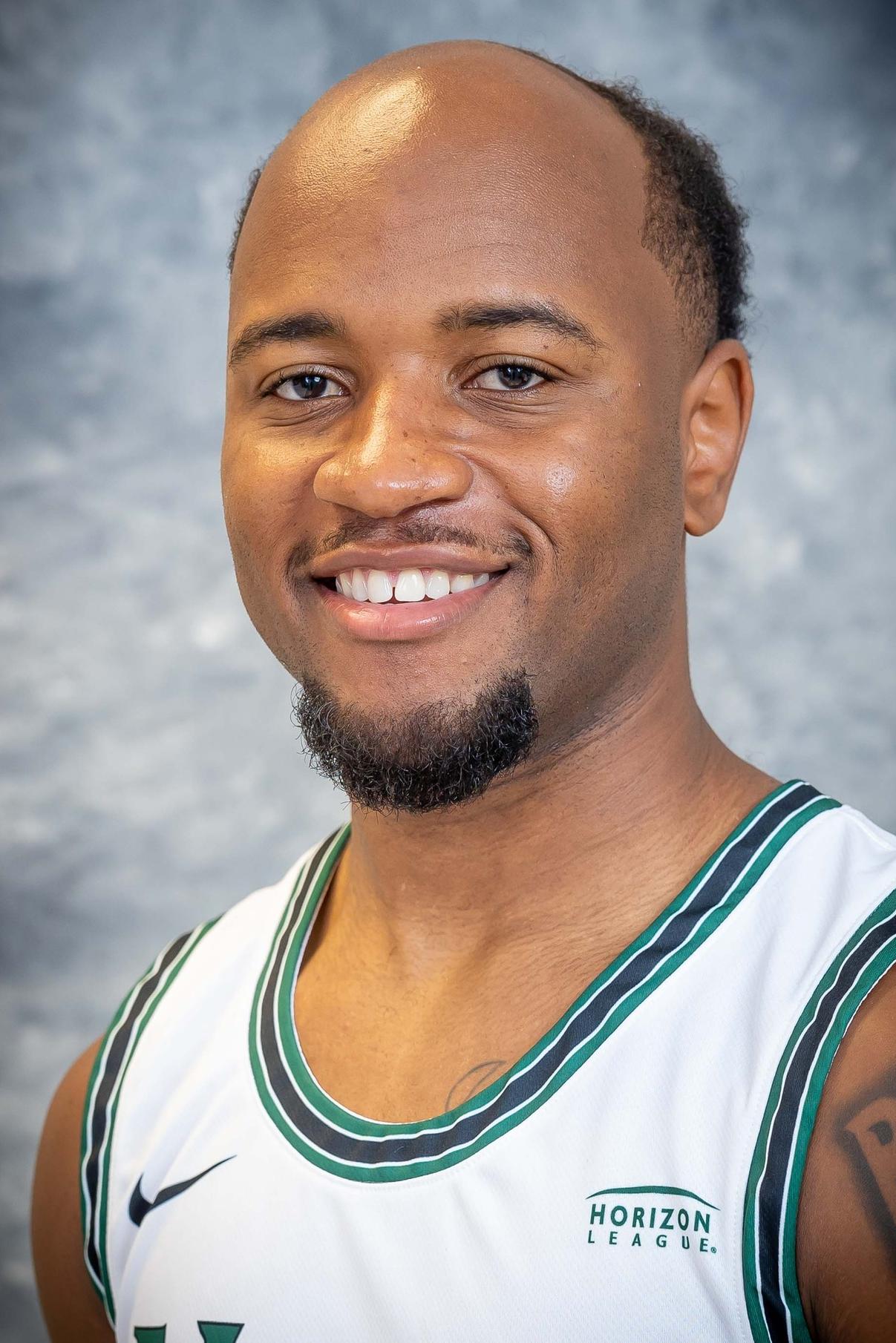 Meechie basketball portrait - the hairline in full effect