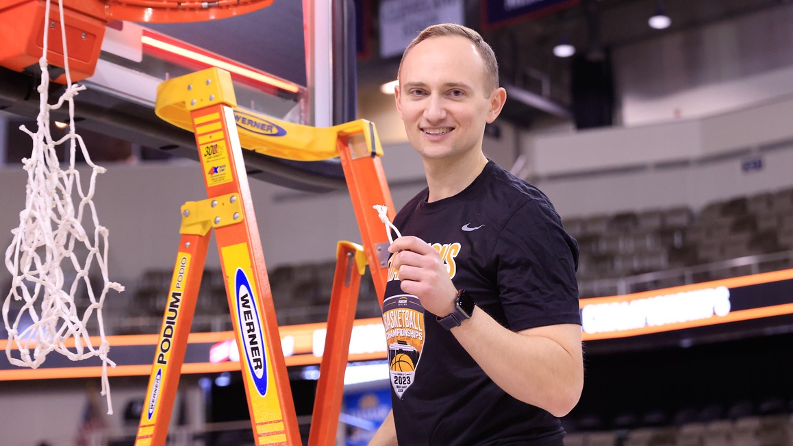 Bob Dunn Net Cutting