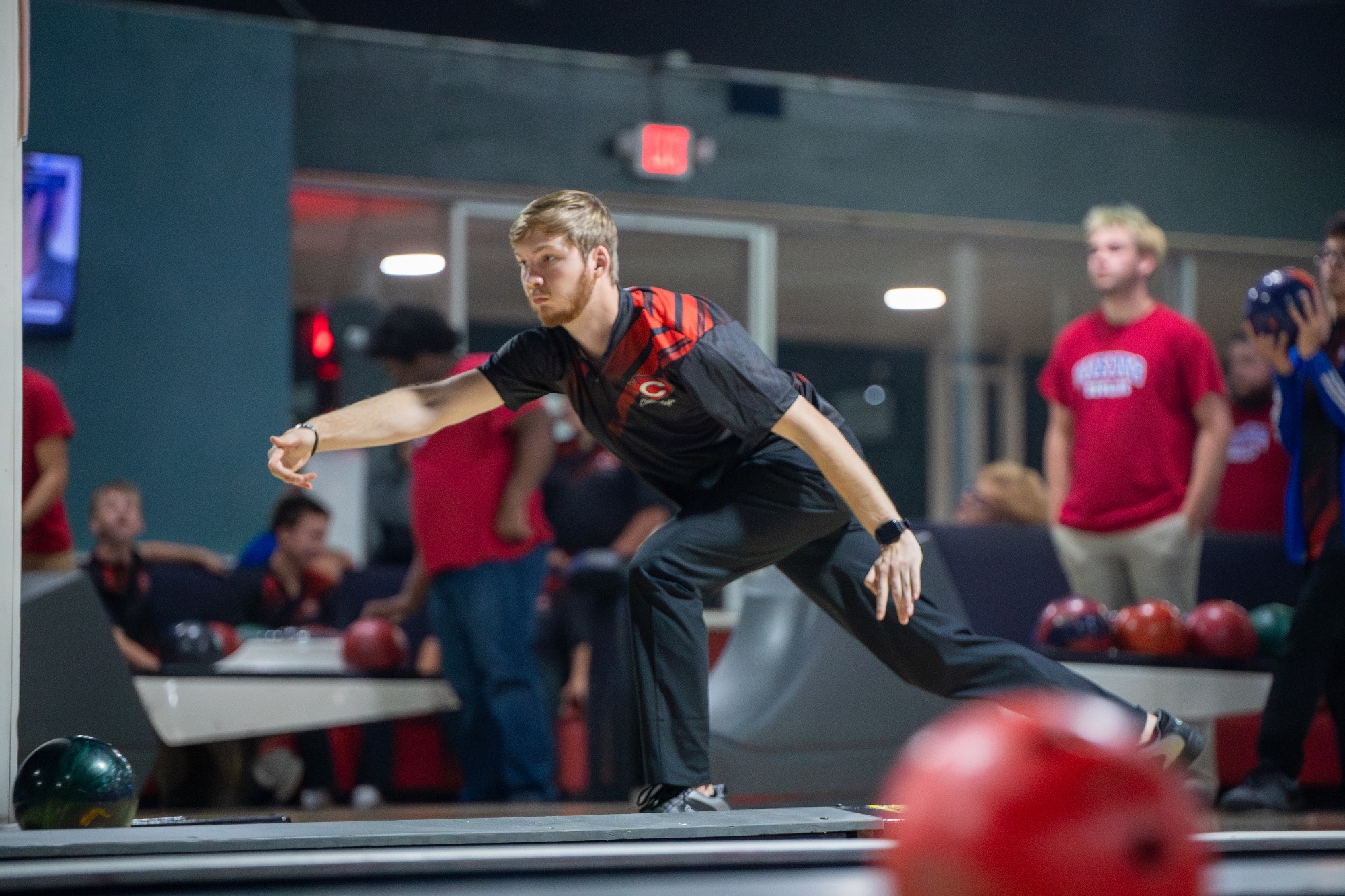 Clinton Kingpins and Lady Kingpins defeated the Warren Central Vikings on November 17. 