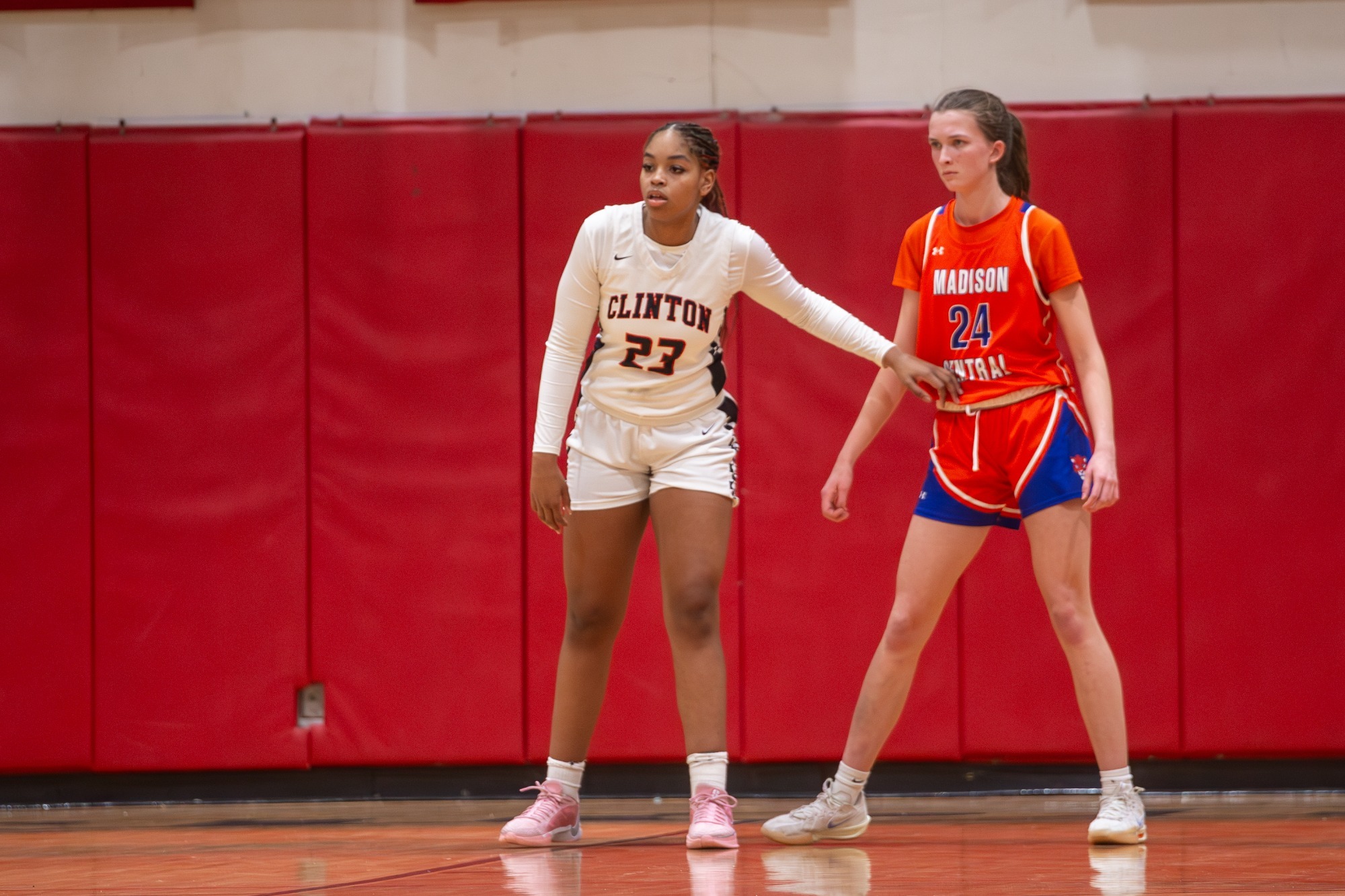 Grace Eatmon defends a Lady Jaguar
