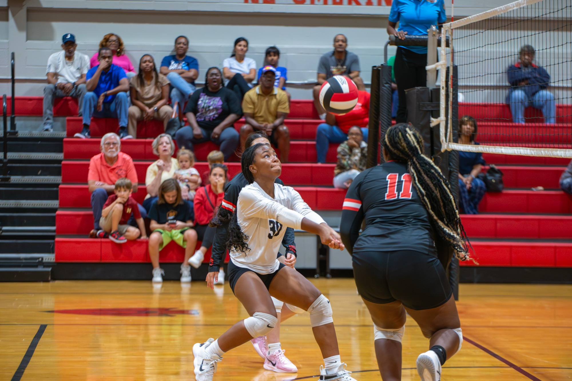Clinton's Junior High Volleyball team swept Vicksburg Monday night in three sets.